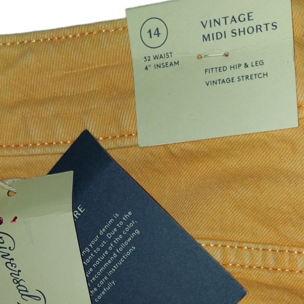 Universal Thread Faded Orange Vintage Midi Shorts Women's Size 14 - Picture 2 of 4